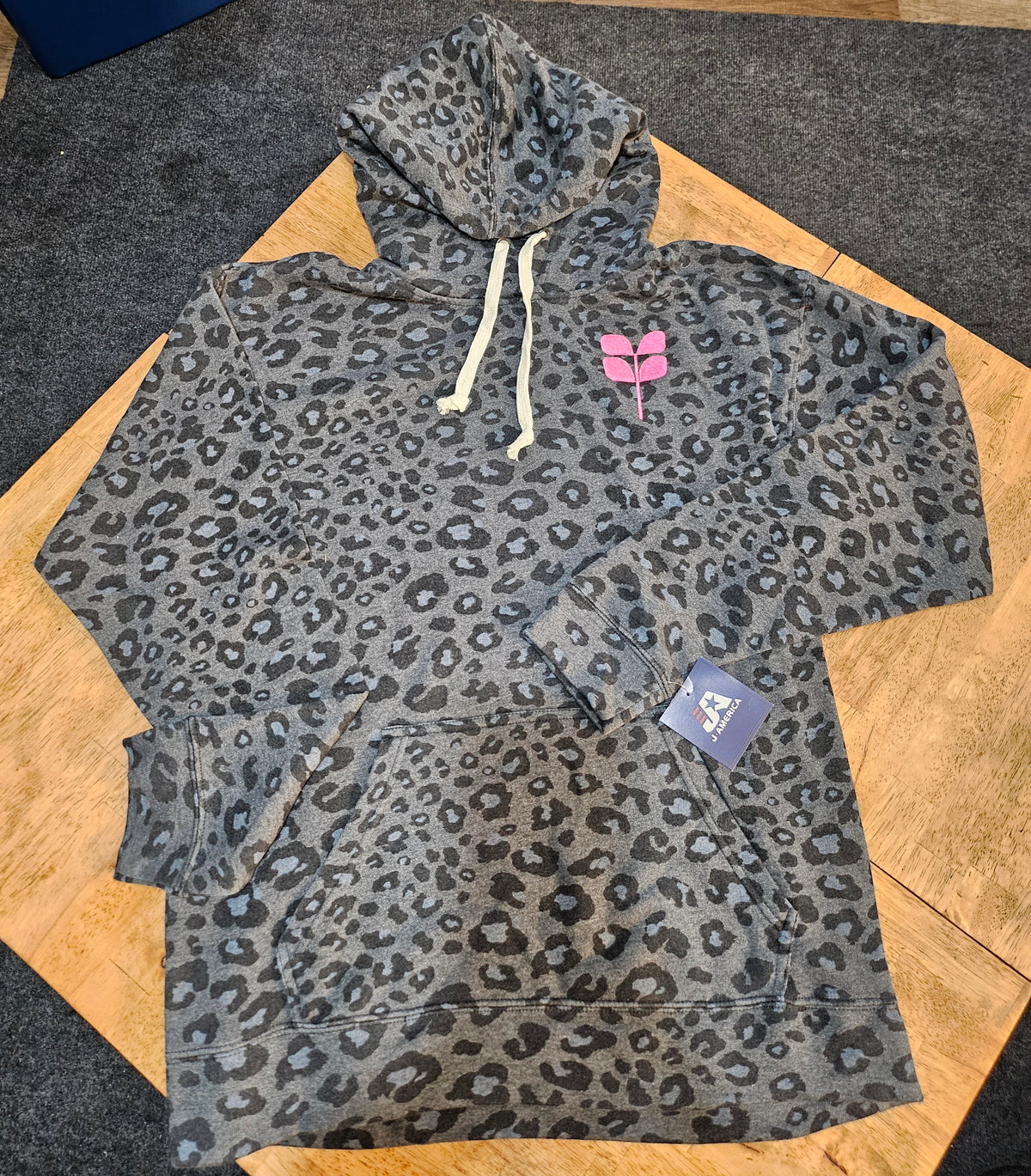 2XL Leopard print Black Hoodie with embroidered Aspen Leaf