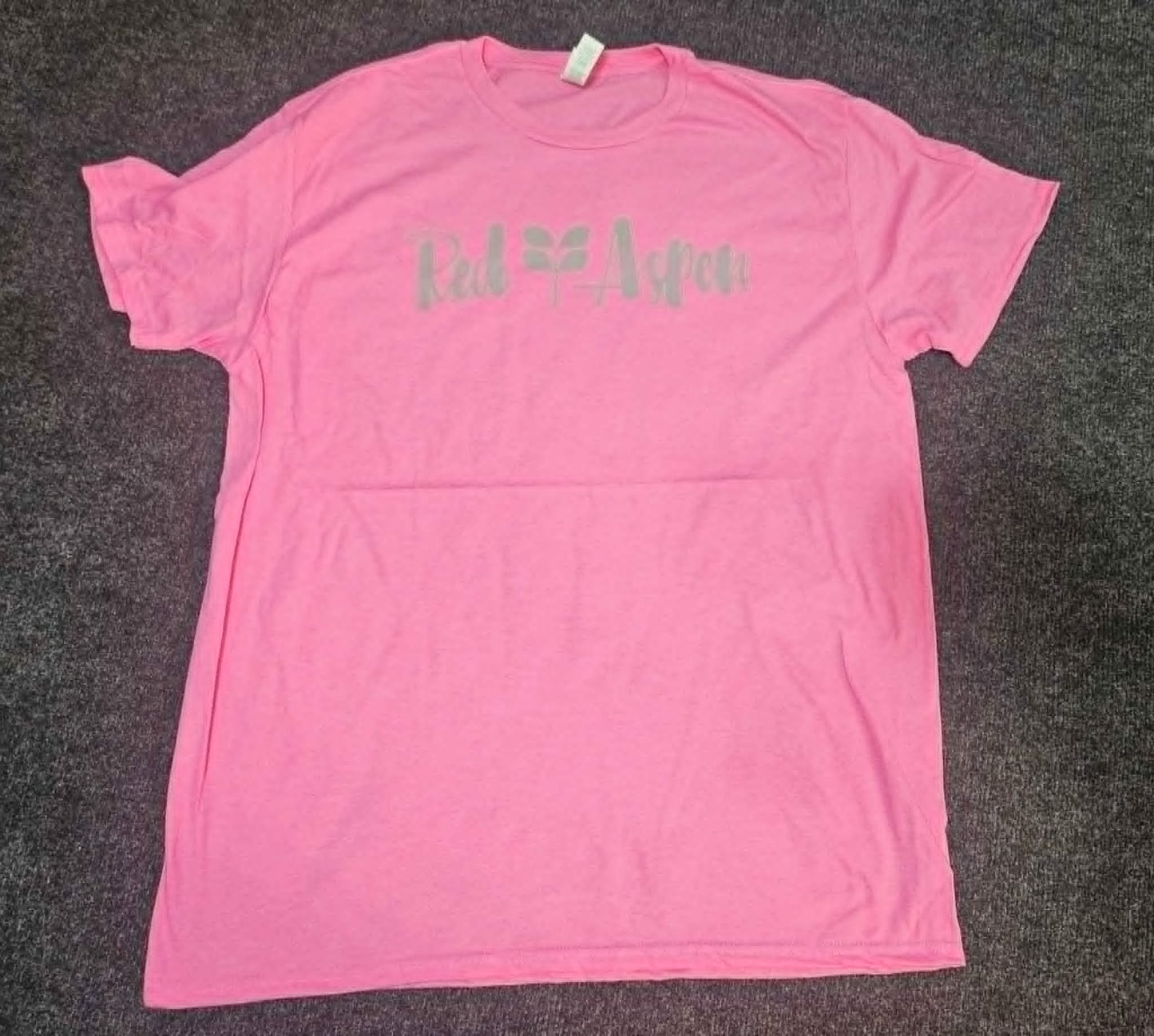 T1000 UNISEX LARGE PINK TEE (TRUE TO SIZE) - DTF Red Aspen Logo